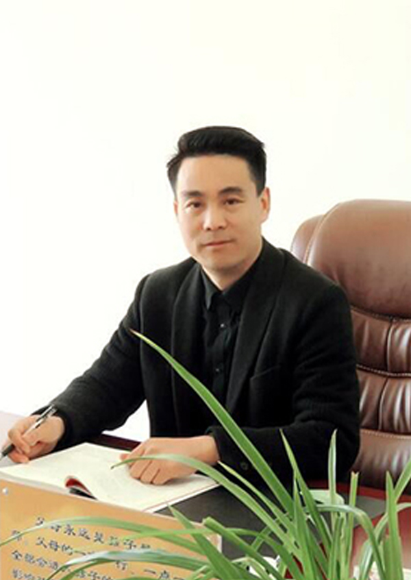 张家成.jpg